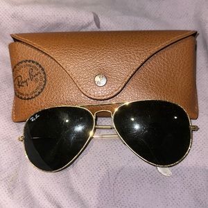 Ray ban aviator sunglasses. Unisex